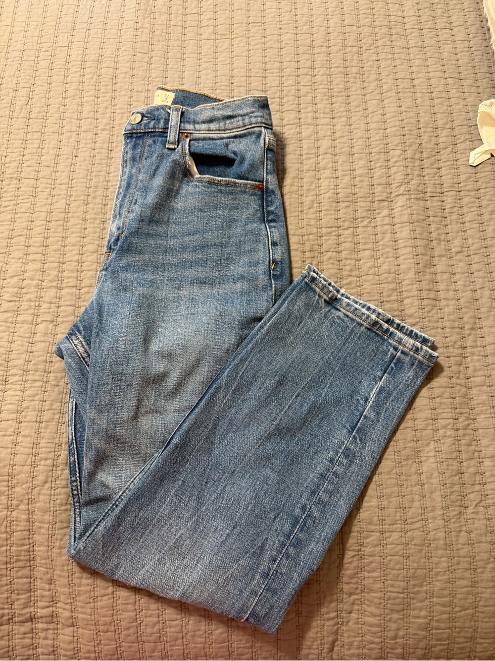 Abercrombie and Fitch Curve Love Ankle Straight Ultra High Rise